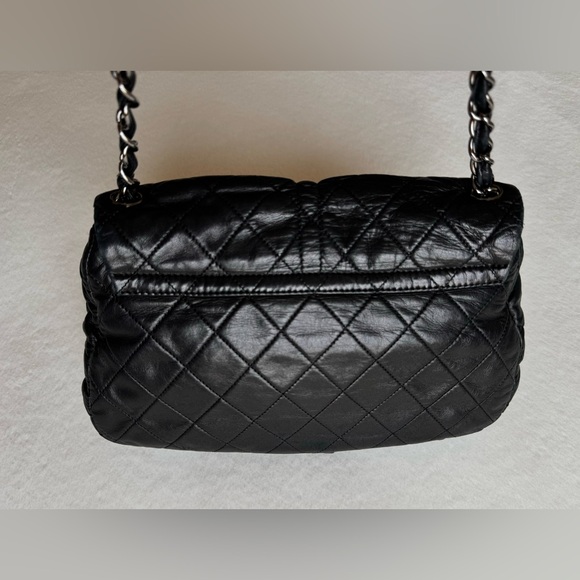 ᴿᵃʳᵉ ✨CHANEL
Lambskin Quilted Small Sharpei Flap Black - Picture 9 of 16